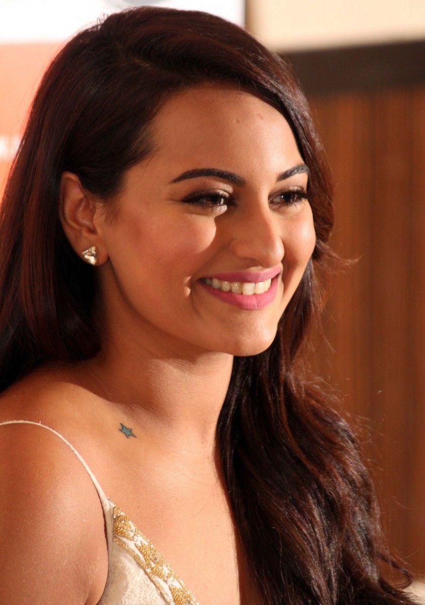 Sonakshi Sinha Height Weight Age Stats Wiki And More
